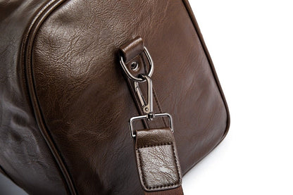 Weekender Overnight Bag in Vegan Leather – Roomy Interior with Shoulder Strap & Padded Grips for Airport Travel