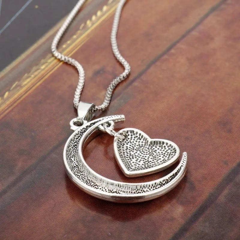 Crescent Moon Heart Pendant Necklace – Silver Alloy Charm for Women & Girls – Romantic Jewelry Gift for Mom Daughter Sister Girlfriend