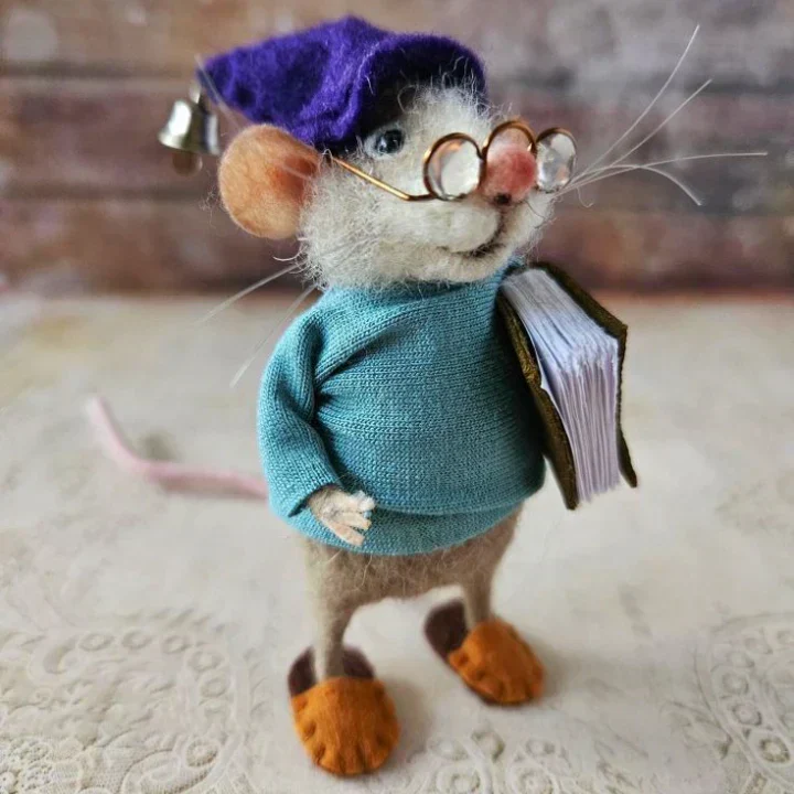 Felted Wool Mouse Figurine – Handmade Artisan Ornament for Christmas Tree, Holiday Mantel Display & Year-Round Shelf Decor